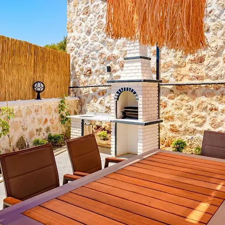 Hare - 2 Bedroom Holiday With Jacuzzi In Kalkan